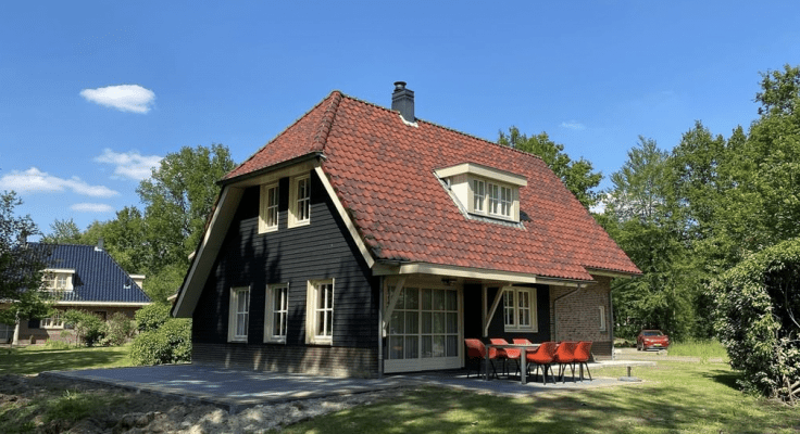 Boederijvilla met terras te huur in Drenthe